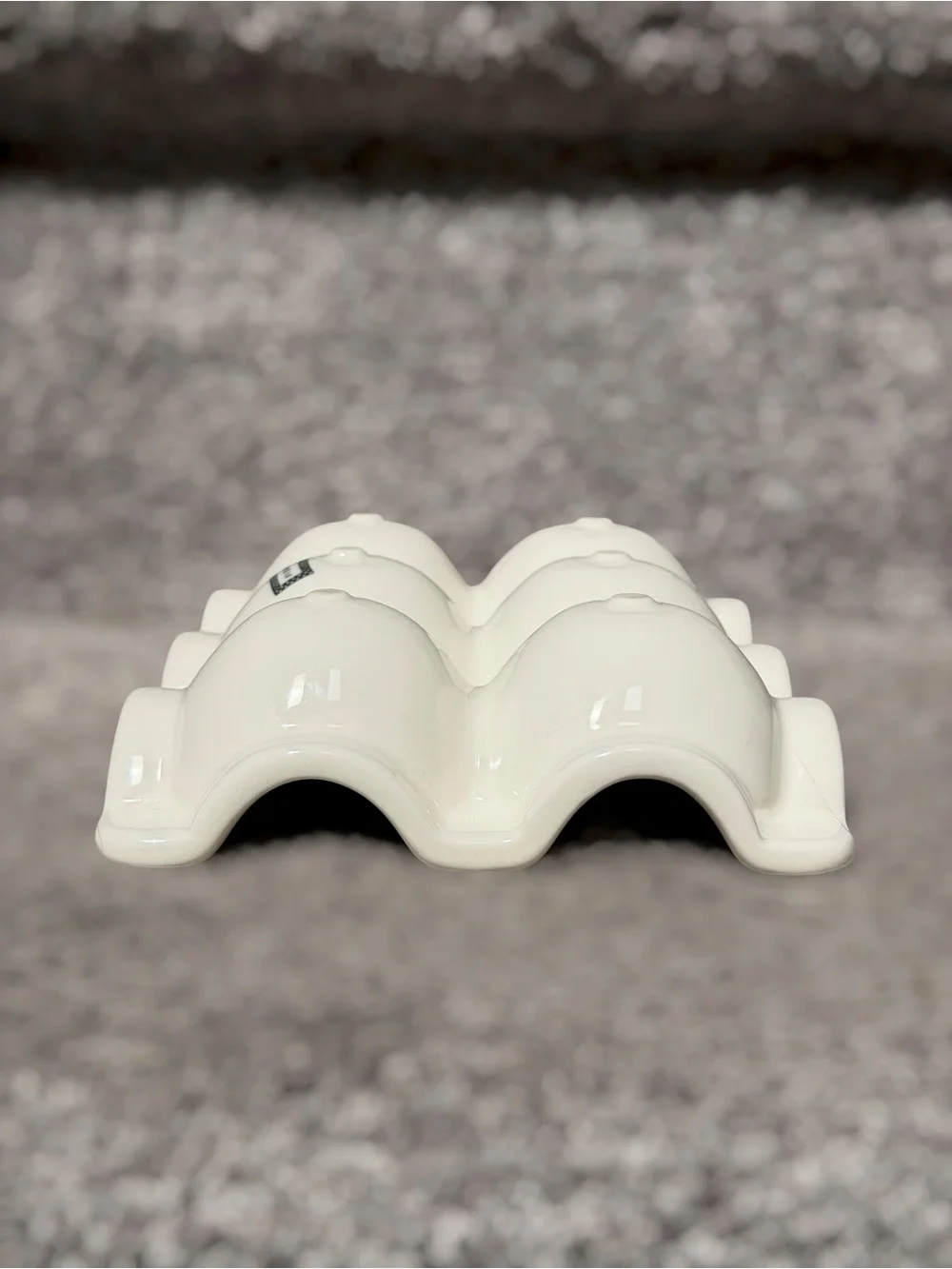 Fishs Eddy Farmers Market 6 Egg Tray White Ceramic Cottagecore Kitchen Farmhouse